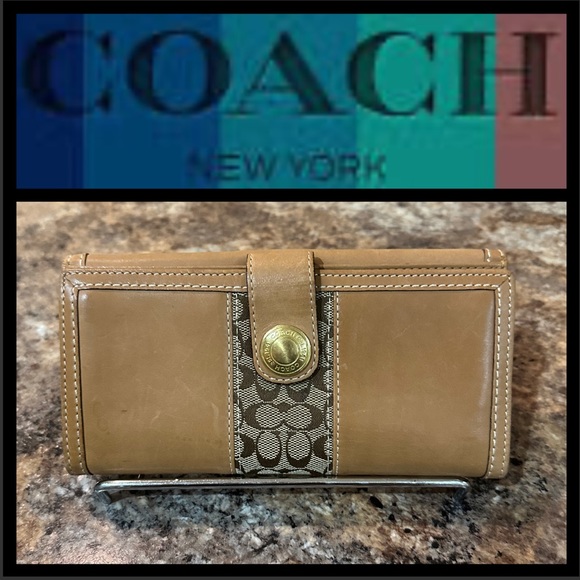 Coach Wallet - Picture 1 of 11